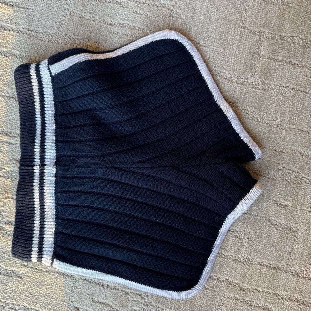 Rag & Bone Dark Blue‎ and White Knit Shorts - Picture 6 of 7